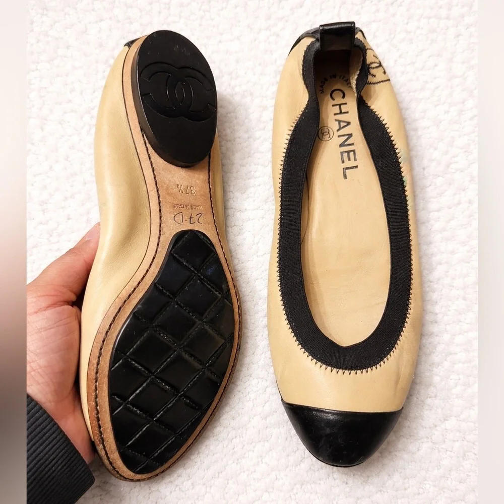 CHANEL 12P CC Logo Classic Beige Black Leather Cap-Toe Ballet Flats